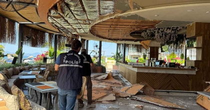 FETHİYE'DE RESTORANIN TAVANI ÇÖKTÜ: 5 YARALI