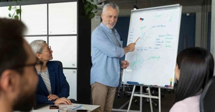 GÖNÜLLÜLERLE İNGİLİZCE YETENEĞİ GELİŞECEK