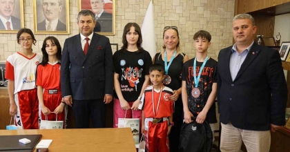 GEDİZLİ KİCK BOKSÇULARDAN DÜNYA ŞAMPİYONASINDA BÜYÜK BAŞARI