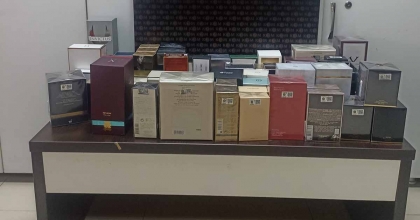 GERMENCİK’TE KAÇAK PARFÜM OPERASYONU: 100 ŞİŞE ELE GEÇİRİLDİ