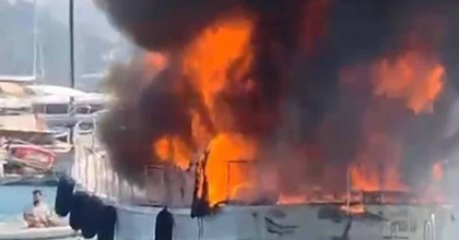 GÖCEK'TE TEKNE ALEV ALEV YANDI