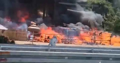 HASIR ÜRÜNLERİN SATIŞININ YAPILDIĞI İŞ YERİ ALEVLERE TESLİM OLDU