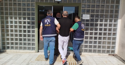 KAÇMAYA ÇALIŞTI, AMA POLİSLER YAKALADI