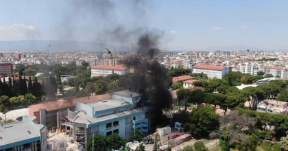 KENTİN GÖBEĞİNDEN YÜKSELEN KARA DUMANLAR PANİKLETTİ