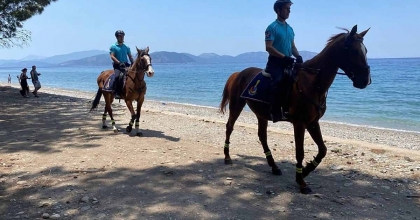 KUŞADASI'NDA ATLI JANDARMA TİMİ GÖREVE BAŞLADI