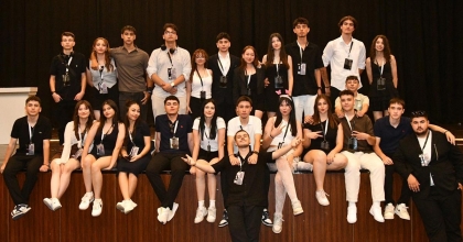 MANŞETİ LİSELİLER ATTI