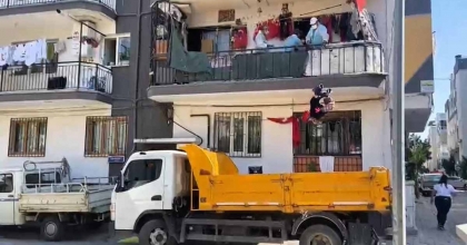 MAHALLELİ BIKTI, ONLARIN ÇÖP SEVDASI BİTMEDİ