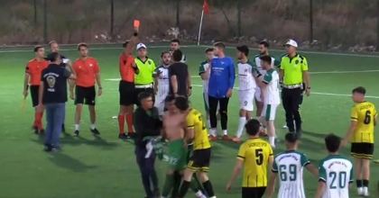 SON SANİYEDE ATILAN GOL SAYILMAYINCA SAHA KARIŞTI