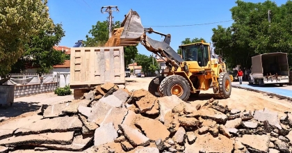 TAVAS’IN ALTYAPISI YENİLENİYOR