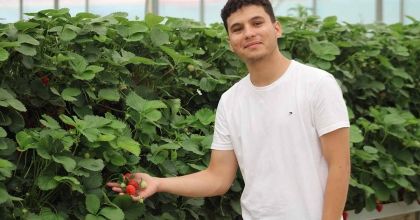 TARIMI, TEKNOLOJİYLE BİRLEŞTİRDİ YAŞITLARINA ÖRNEK OLDU