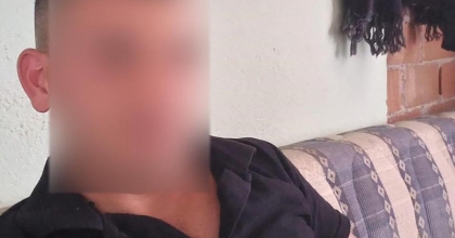 TARLADA AKRABASINI ÖLDÜRDÜ