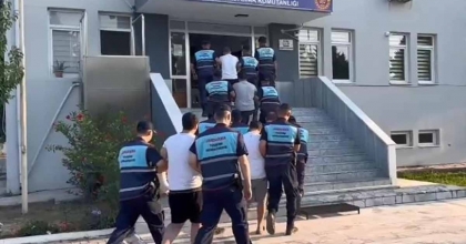 TUR OTOBÜSÜNE SALDIRAN BEŞ ŞÜPHELİ TUTUKLANDI