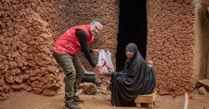 TÜRK KIZILAY AFYONKARAHİSAR ŞUBESİ'NDEN NİJER'DE KURBAN YARDIMI