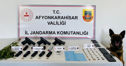 UYUŞTURUCU OPERASYONUNDA 2'Sİ ÇOCUK 4 KİŞİ GÖZALTINA ALINDI