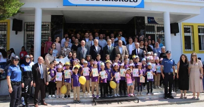 UŞAK'TA 65 BİN ÖĞRENCİ KARNESİNİ ALDI