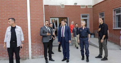 VALİ MUSA IŞIN'DAN GERİ GÖNDERME MERKEZİ'NE DENETİM ZİYARETİ