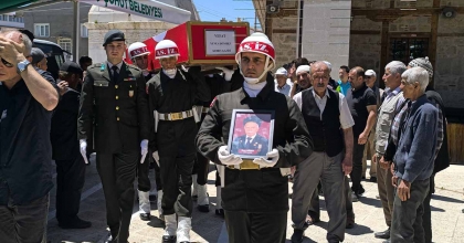 VEFAT EDEN KIBRIS GAZİSİ TOPRAĞA VERİLDİ