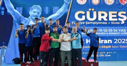 YUNUSEMRELİ GÜREŞÇİLER TÜRKİYE ŞAMPİYONU OLDU