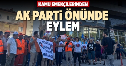 AK PARTİ ÖNÜNDE EYLEM