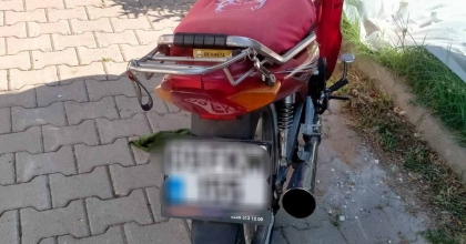SAHTE PLAKALI MOTOSİKLET SÜRÜCÜSÜNE 74 BİN LİRA CEZA