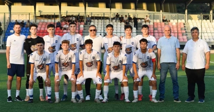 YUNUSEMRE'NİN U17'LERİ İZMİR'DE ŞAMPİYON OLDU