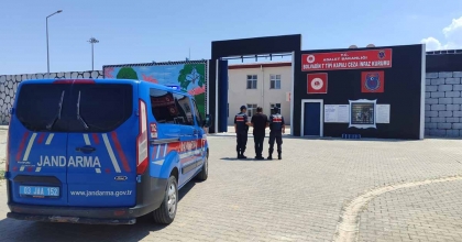 ÇEŞİTLİ SUÇLARDAN ARANAN ŞAHSI JANDARMA YAKALADI