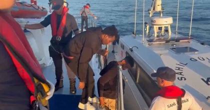 BODRUM'DA 19 DÜZENSİZ GÖÇMEN YAKALANDI