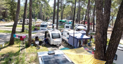 ÇADIR VE KARAVAN TATİLCİLERİ 'SAKİN KENT' AKYAKA'YA AKIN ETTİ
