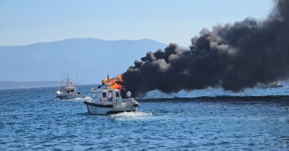 ÇEŞME DALYAN MARİNA’DA YAT YANGINI