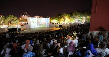 DENİZLİ’DE YAZ SİNEMA AKŞAMLARI PERDELERİNİ AÇTI