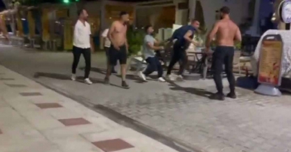 ESNAFI SİLAHLI VURAN ŞAHSI, VATANDAŞLAR YAKALAYIP DARBETTİ