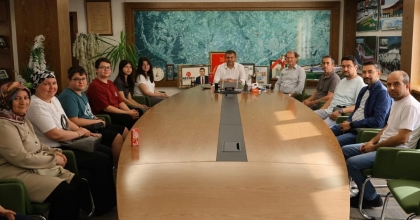 GEDİZ'İN LGS GURURLARI BAŞKAN AKEL TARAFINDAN ÖDÜLLENDİRİLDİ