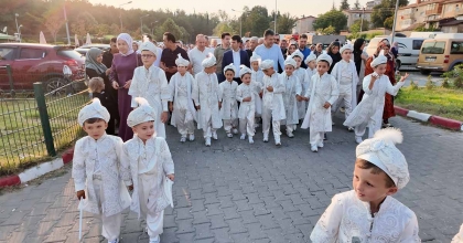 GEDİZ'DE 20 ÇOCUK SÜNNET ETTİRİLDİ