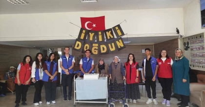 HUZUREVİNDE NESİLLER ARASI GÖNÜL KÖPRÜSÜ