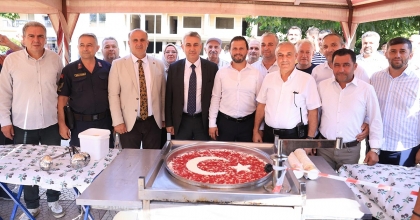 İNCİRLİOVALILAR AŞURE HAYRINDA BULUŞTU