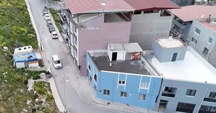 İZMİR'DE 95 ADRESE ŞAFAK VAKTİ BASKIN: 133 GÖZALTI