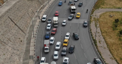  İZMİR'DE TRAFİĞE KAYITLI ARAÇ SAYISI 2 MİLYON 20 BİN 832 OLDU