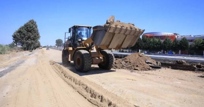 İNCİRLİOVA'DA KARAYOLUNDA ÇALIŞMALAR SÜRÜYOR