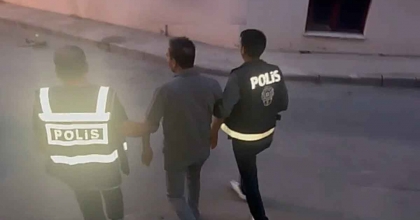İZMİR BÜYÜKŞEHİR'DEKİ YOLSUZLUK OPERASYONUNA İLİŞKİN GÖRÜNTÜLER PAYLAŞILDI