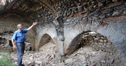 KÜTAHYA'DA 831 YILLIK YENİCE HAN TURİZME KAZANDIRILMAYI BEKLİYOR