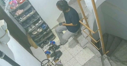 MANİSA'DA AYAKKABI HIRSIZI GÜVENLİK KAMERASINA YAKALANDI