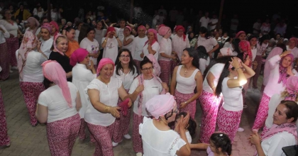 MANİSA’NIN TARİHİ MAHALLESİ ŞALVAR GECESİYLE ŞENLENDİ