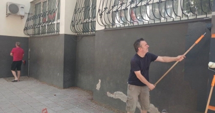 OKULLARINI EL BİRLİĞİYLE GÜZELLEŞTİRİYORLAR