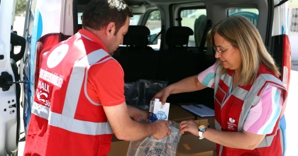 PAMUKKALE’DE ÇOCUKLARA ÜCRETSİZ SÜT