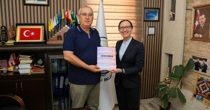 PROF. DR. ÖZCAN’A BÜYÜK ONUR