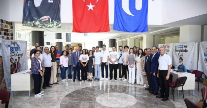 REKTÖR SAVAŞ, ADAY ÖĞRENCİLERLE BİR ARAYA GELDİ