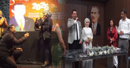 SAHNEDEKİ EVLENME TEKLİFİ, NİKAH MASASINA TAŞINDI