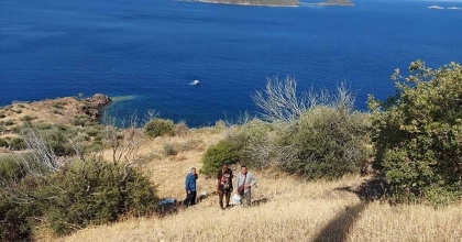 SAHİL GÜVENLİK HEM DENİZDE, HEM DE KARADA YAKALADI