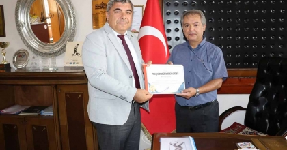 SÜNNETCİ'DEN YKS ŞAMPİYONLARININ ÇIKTIĞI OKULLARA ZİYARET