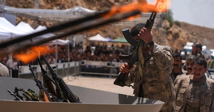 TERÖR ÖRGÜTÜ PKK BİR GRUP SİLAHINI İMHA ETTİ